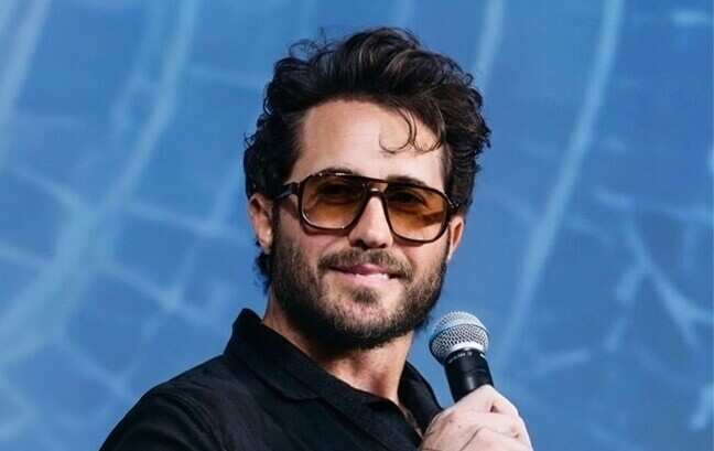 Man builds startup, set to hit $1.8 billion in sales, with 1 staffer & AI tools