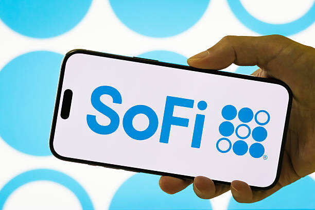 Analyst warns of 'cracks' in SoFi's loan book ahead of earnings