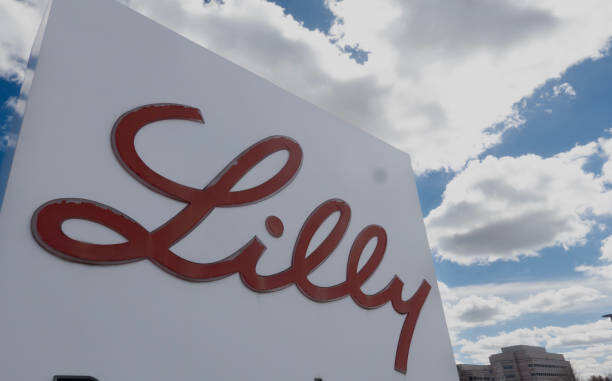 Eli Lilly shares hold near 200-day average ahead of earnings