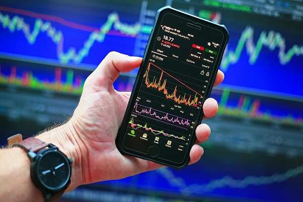 Small-cap stocks rise in April despite weak macro outlook