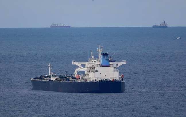 Iran threatens to completely block Bab el-Mandeb Strait along with Strait of Hormuz