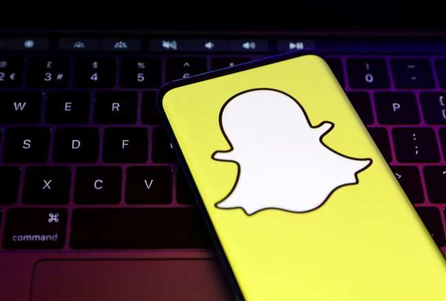 Snapchat-parent acquires AR startup Illumix to make smart glasses