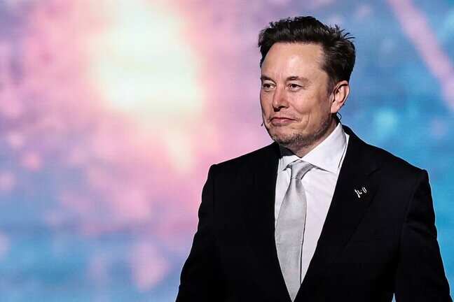 World's 1st trillionaire Elon Musk lives in a 375-sq ft home