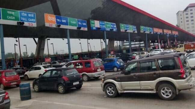 Residents within 20-kms radius of toll plazas to get passes