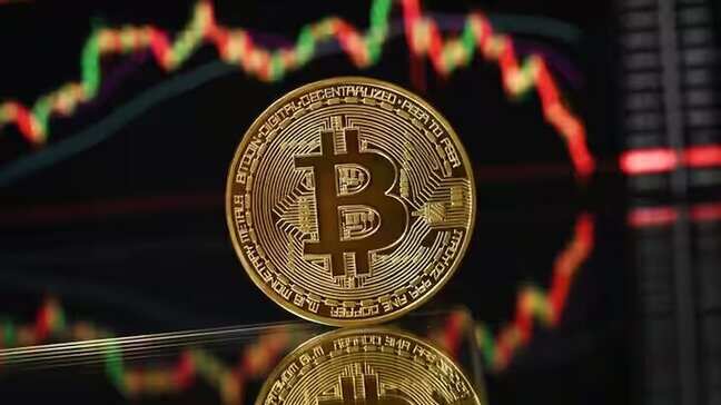 Bitcoin hits 20-month low, falls below $60,000