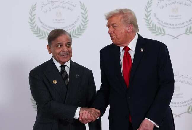 How are Trump's ₹13,000 crore earnings from crypto linked to Pakistan?
