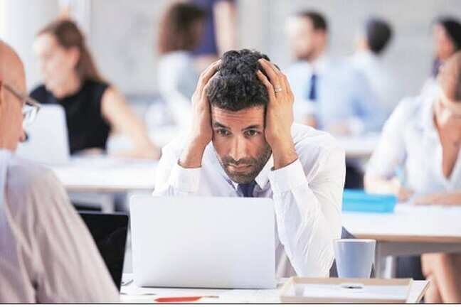 Startup lectures employee's mother as he missed 2 am call, he says 'My salary is ₹23,000/month'