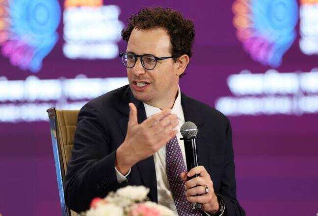 Why did Anthropic's CEO decline to sign letter on open-weight AI?