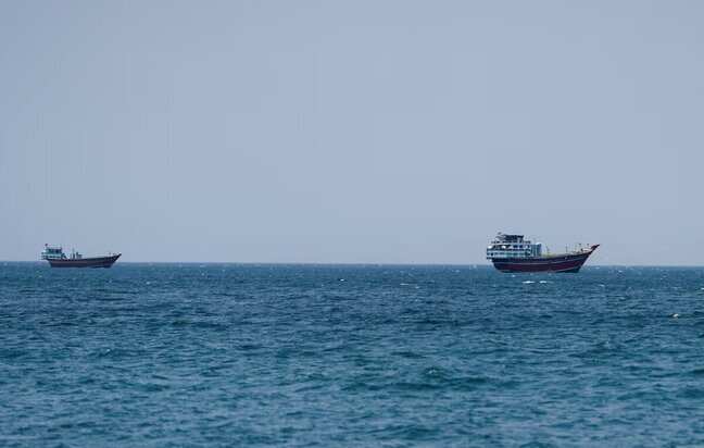 Oil prices fall as tankers continue transiting Middle East conflict zones