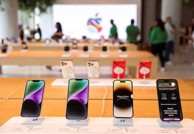 Apple warns of future supply crunch for Mac, iPhone, iPad