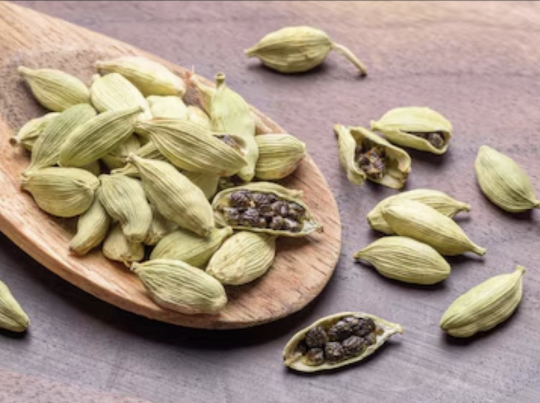 What are the benefits of chewing cardamom after every meal?