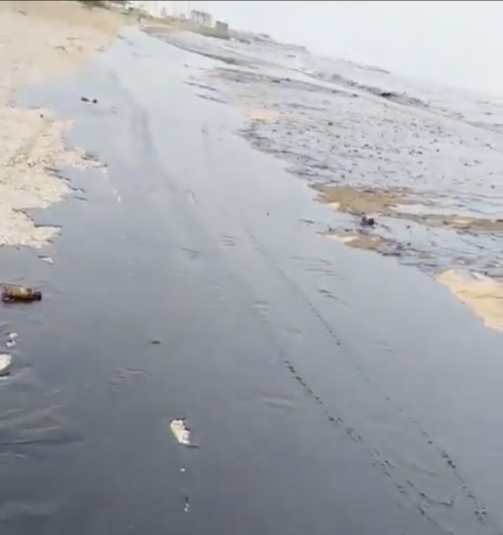 Iranian beaches covered in oil as multiple oil tankers attacked amid war with US