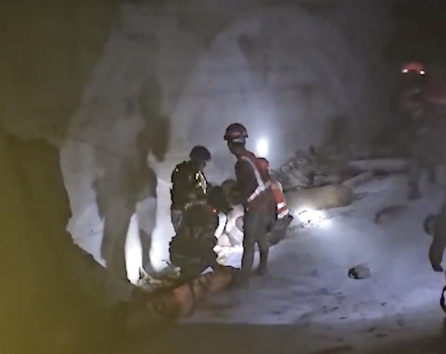 Video from inside of tunnel where 2 people were found alive 9 days after Nepal floods released