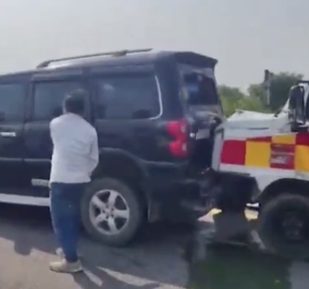 Video shows collision involving Rahul Gandhi's convoy