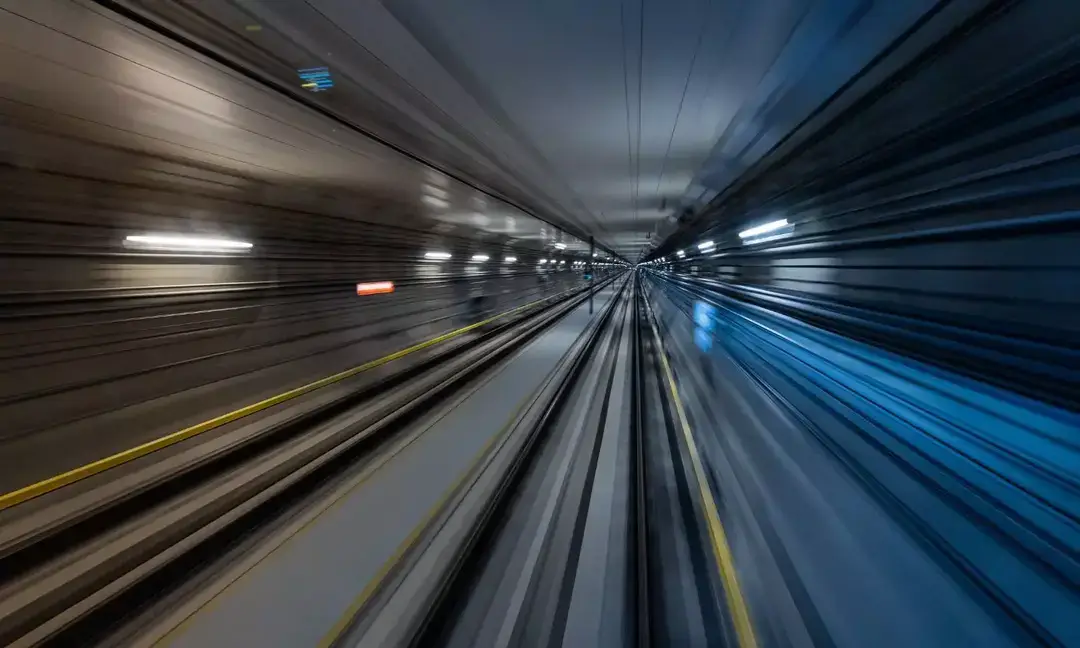 What are the causes & symptoms of motion sickness?