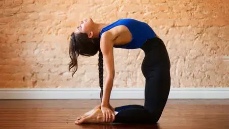 Benefits of Ustrasana in pain relief & digestion