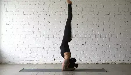 Headstand: Boost Circulation & Confidence