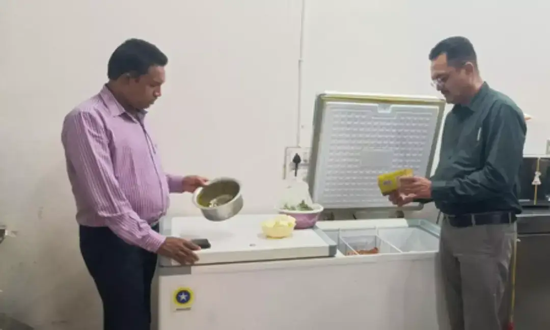 Gujarat raids hotels, dhabas, food stalls; destroys 615 kg food