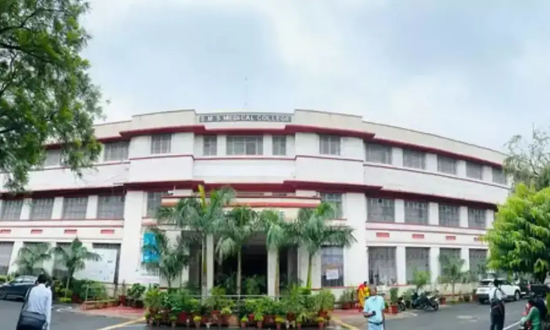 5 patients develop eye infection after cataract surgery in Raj