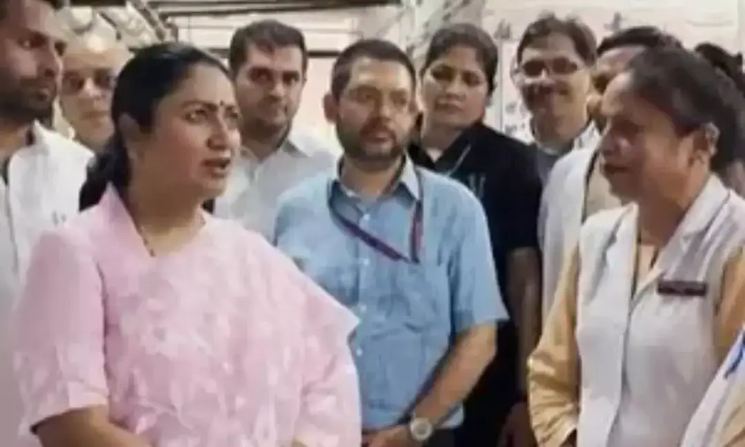 Delhi CM Rekha Gupta reviews hospital services