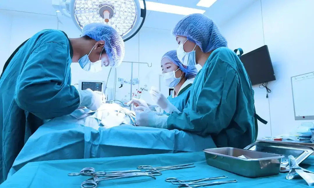 72-yr-old gets minimally invasive treatment for aortic aneurysm