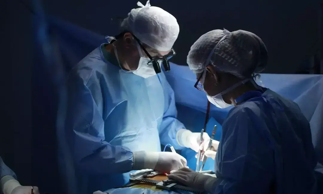 47-year-old woman recovers from pulmonary TB and kidney injury