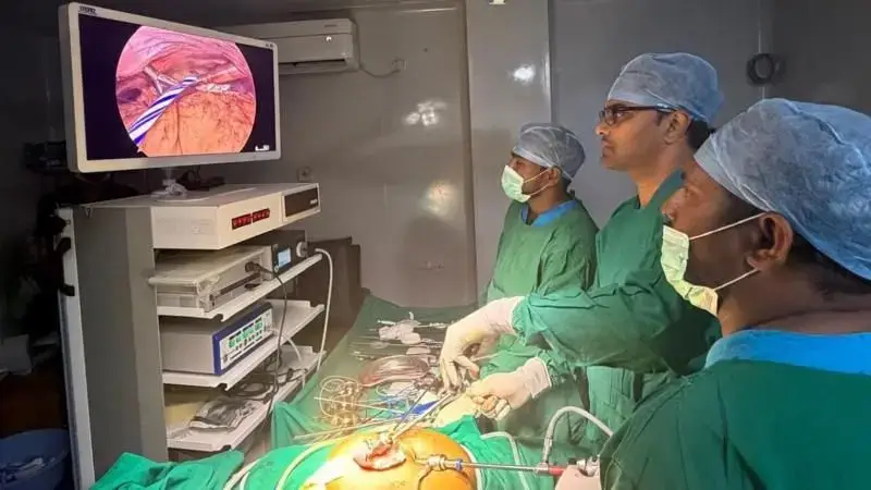 Doctors find 13 pens, 5 spoons and candle in woman’s stomach