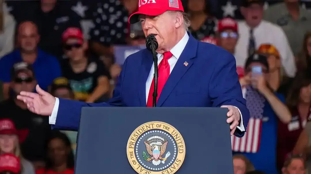 Trump says US-Canada tariff deal coming 'soon' | Tap to know more | Inshorts